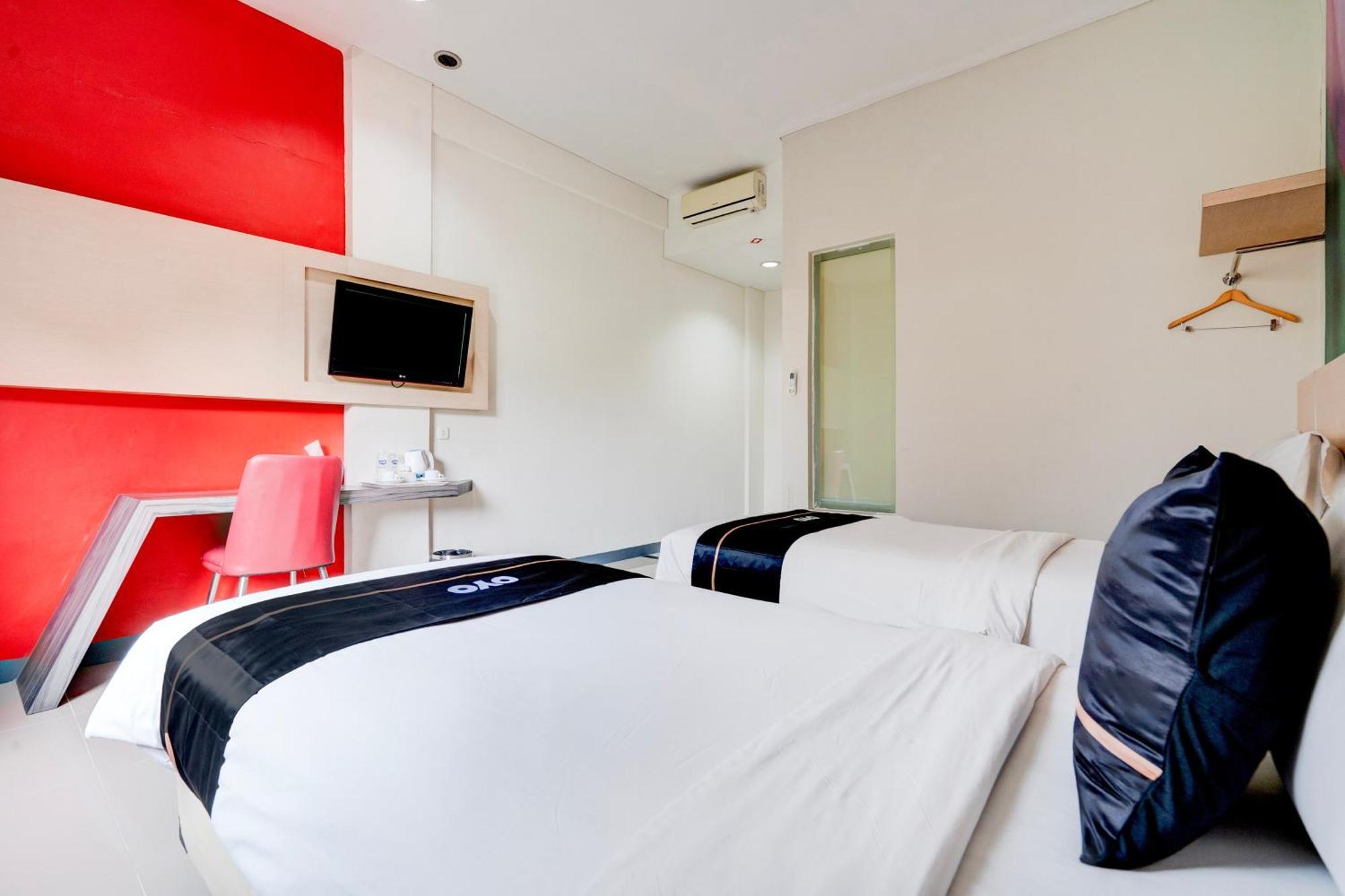 Hotel Promenade Cihampelas 3*