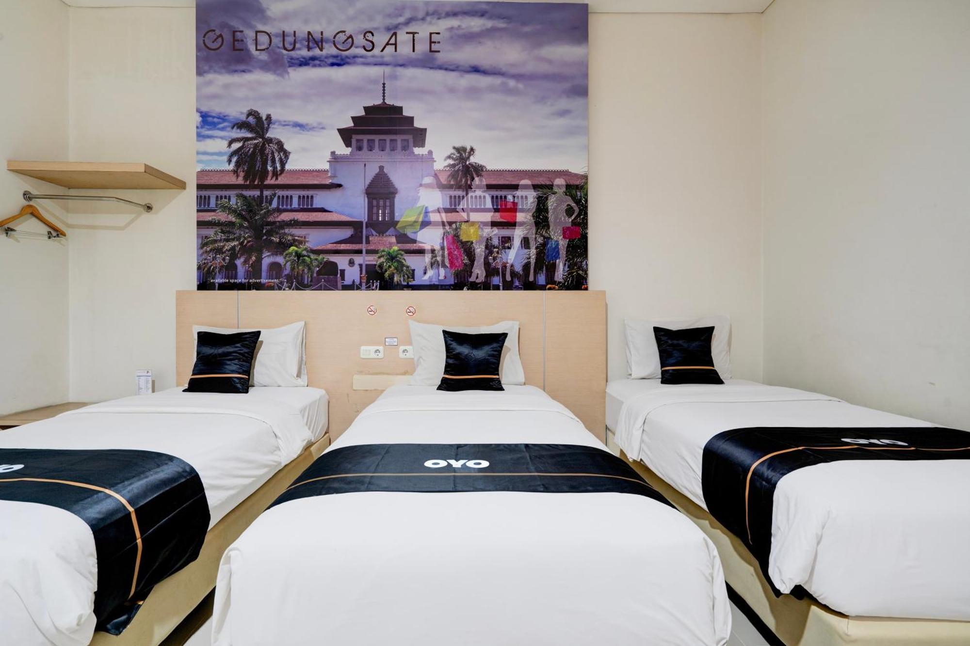 Hotel Promenade Cihampelas 3*