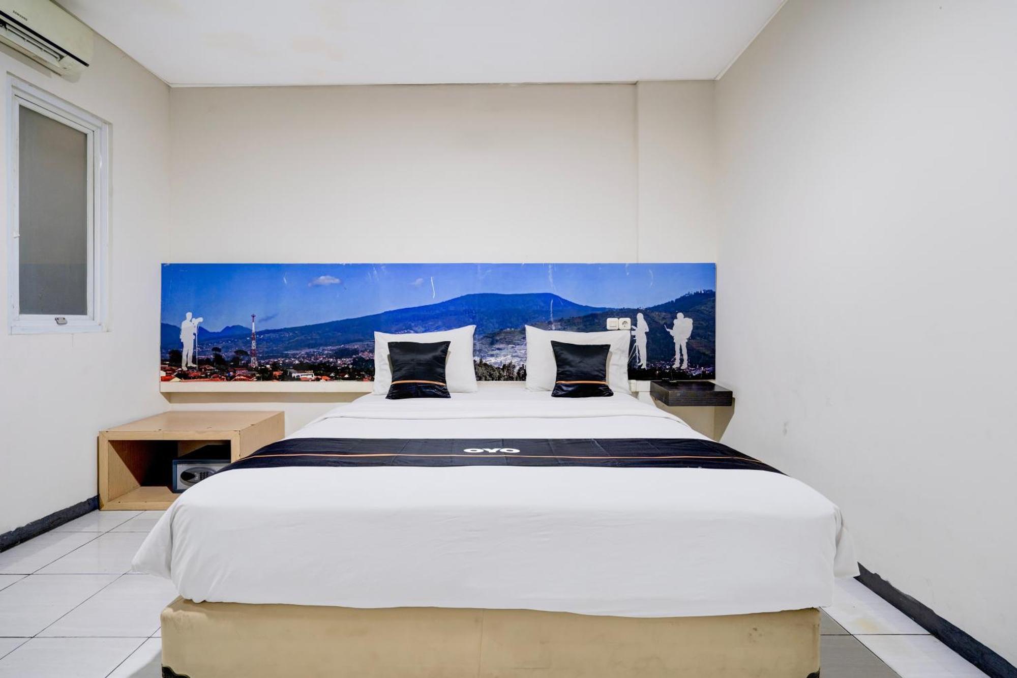 Hotel Promenade Cihampelas 3*